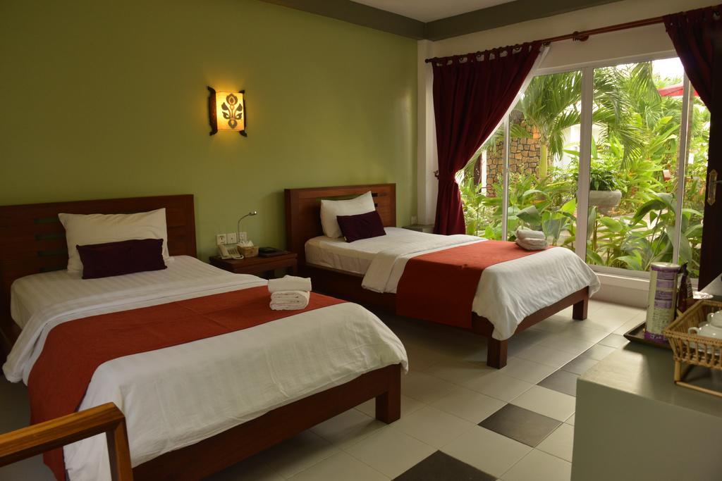 Ropanha Boutique Hotel Sihanoukville Exterior photo
