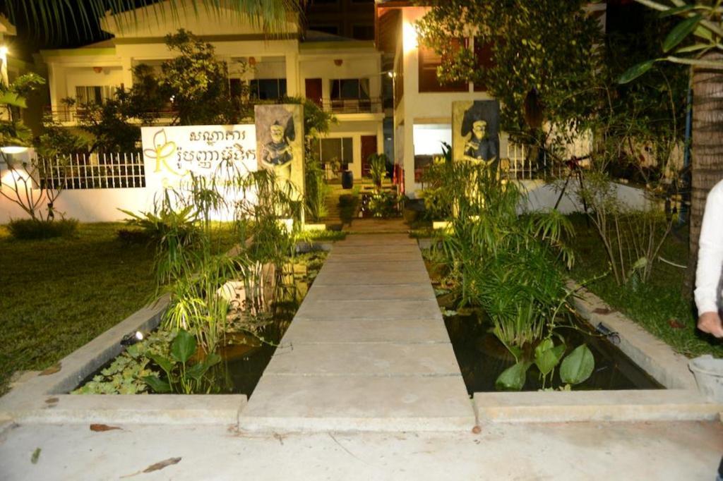 Ropanha Boutique Hotel Sihanoukville Exterior photo