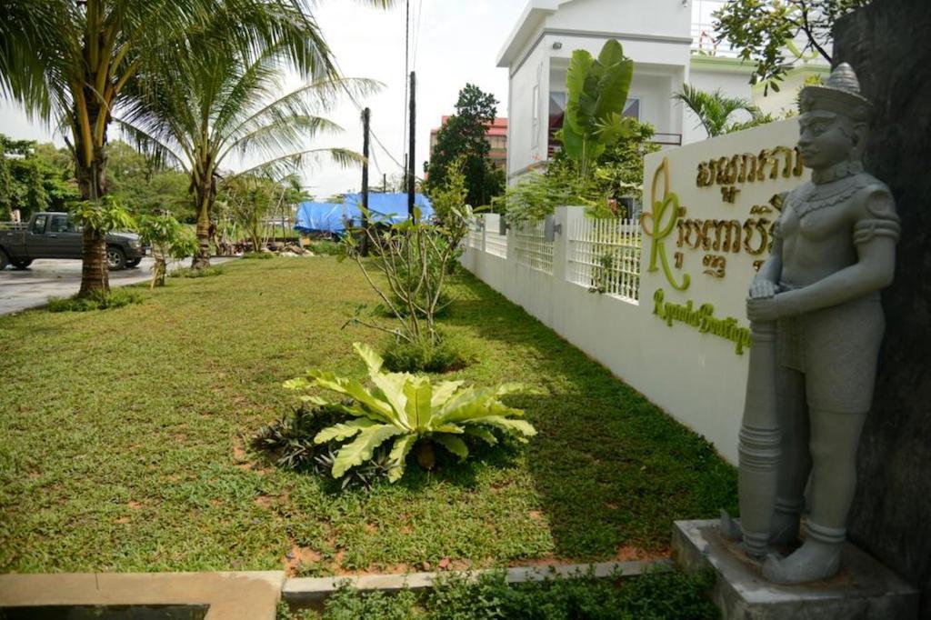 Ropanha Boutique Hotel Sihanoukville Exterior photo